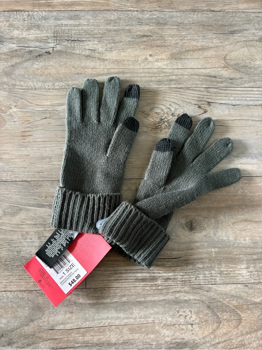 NWT Hunter Play Essential Gloves In Army Green